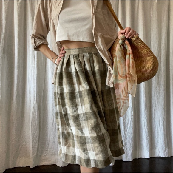 Gray and White Pleated Midi Skater Skirt - Picture 3 of 7